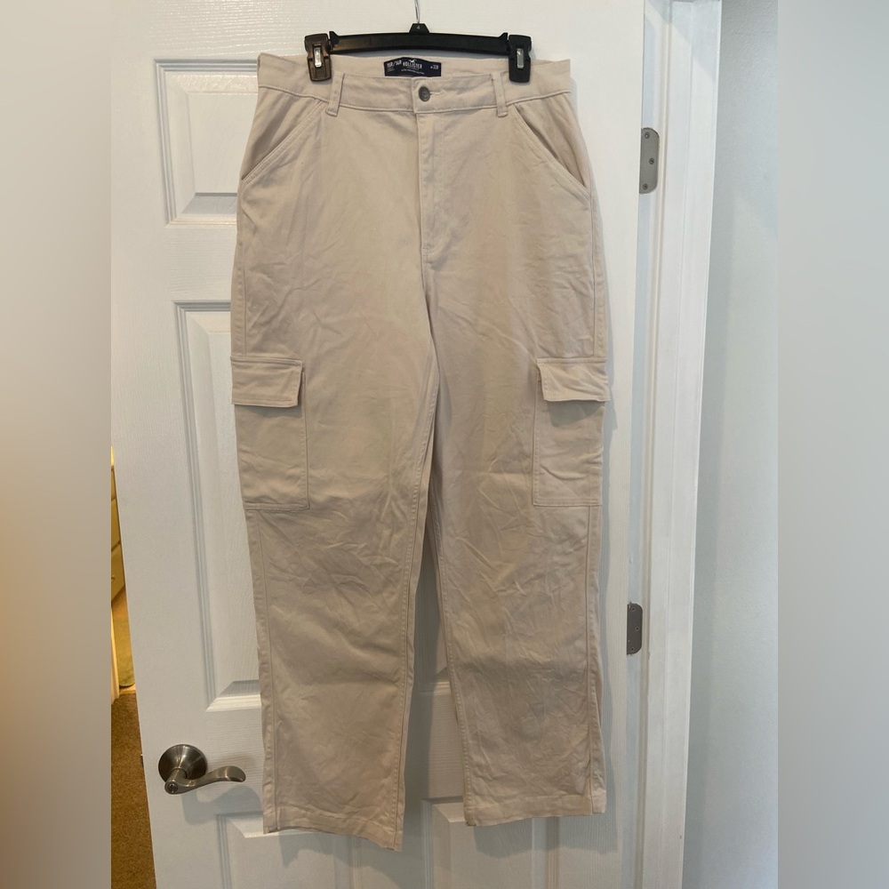 Hollister Ultra High-Rise Dad Cargo Pants
